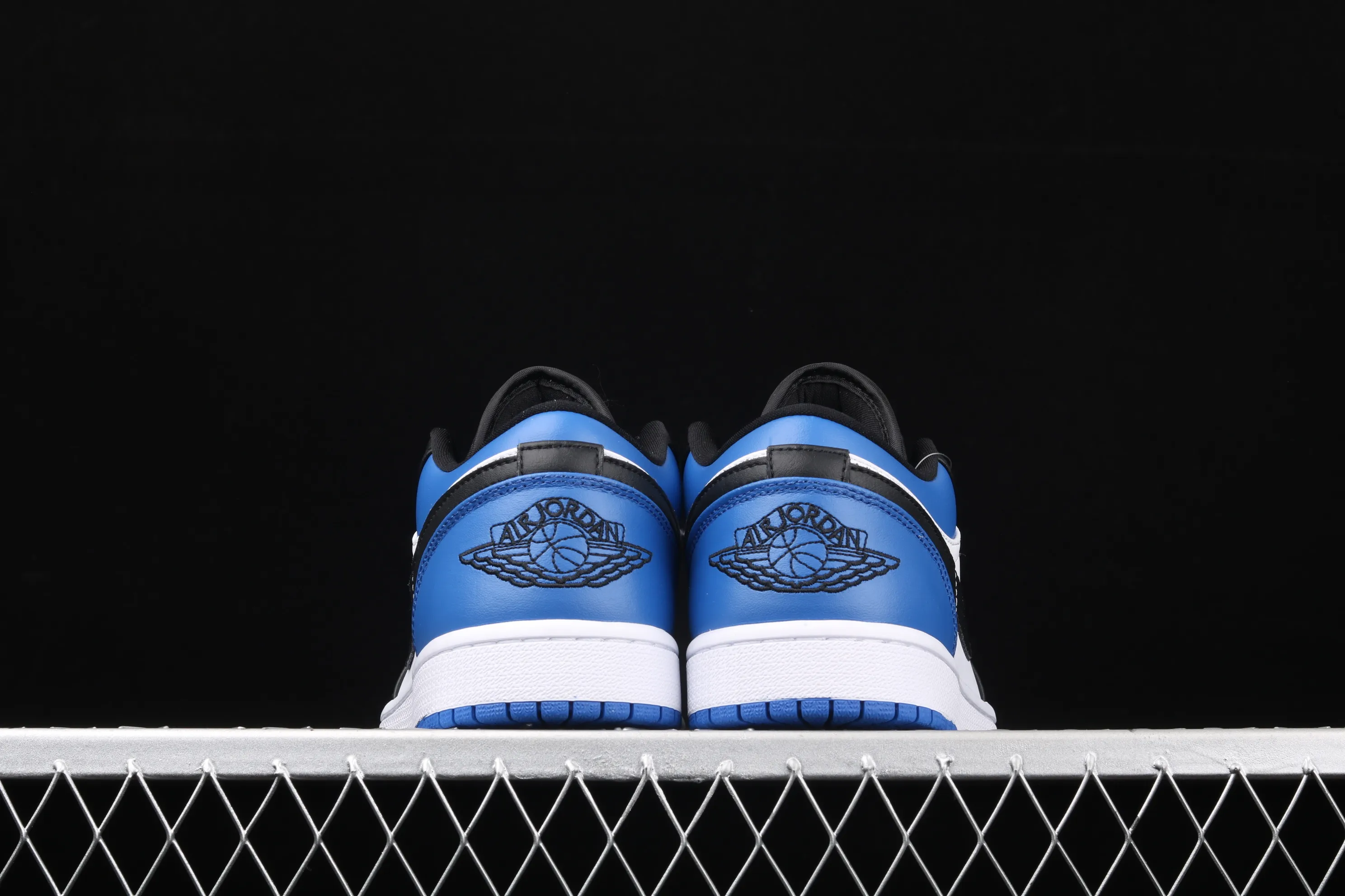 All Categories Air Jordan Jordan Series Basketball Shoes Air Jordan 1 Low New Version Air Jordan 1 Low AJ1 Joe 1 Low Top Leather Cultural and Leisure Sports Shoes CQ9446-400